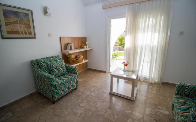 Club Lapethos Bungalow