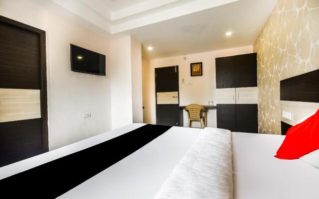 Capital O 69366 Hotel Rr Grand