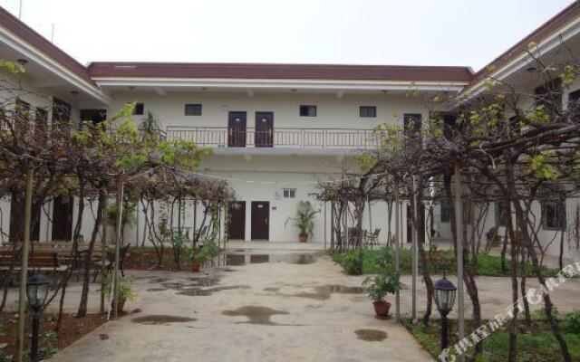 Red Chateau Youth Hostel