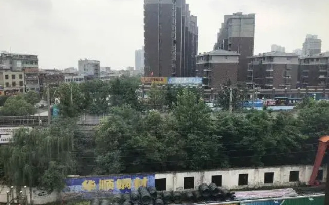 Qianchunchen Business Hotel