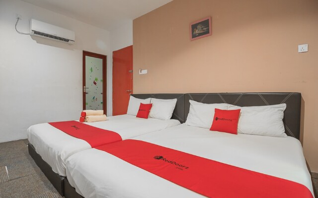RedDoorz @ Batam Center 2