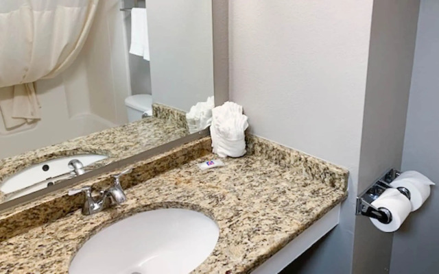 Studio 6 Duluth, GA - Near Gas South District