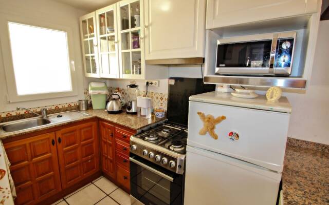 David - holiday bungalow with pool in Teulada