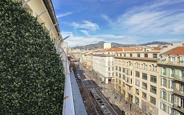 "Notre Dame" by Nestor&Jeeves