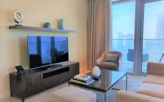 Luxury Stay at the Fountains - Dubai