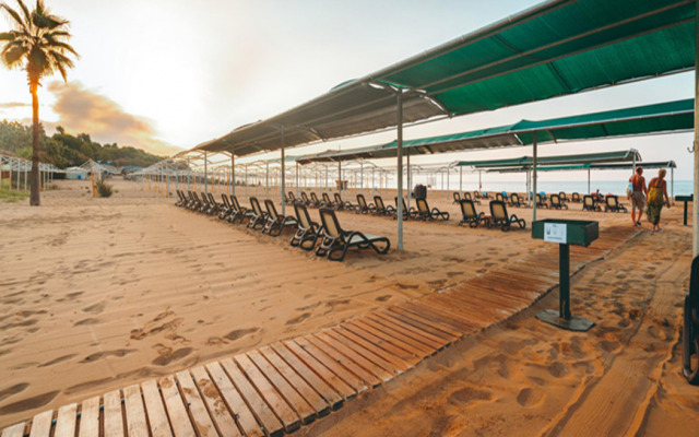 Royal Atlantis Beach