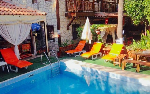 Tuana Hotel