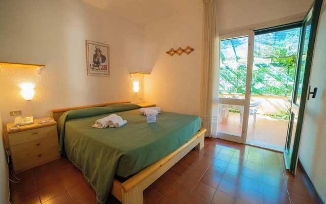 Alba Apartment With Pool and Sea