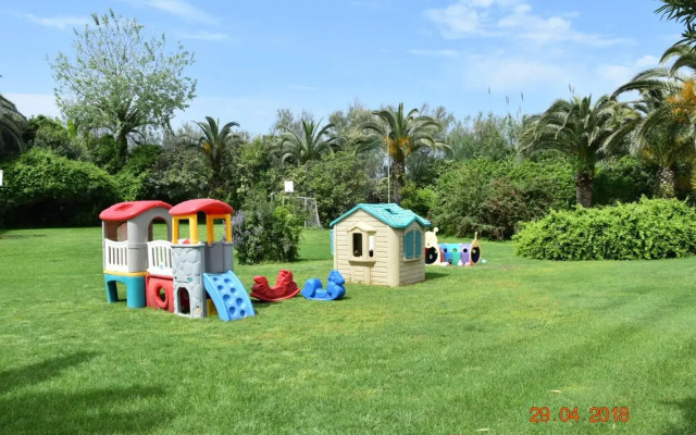 Marina Club Hotel