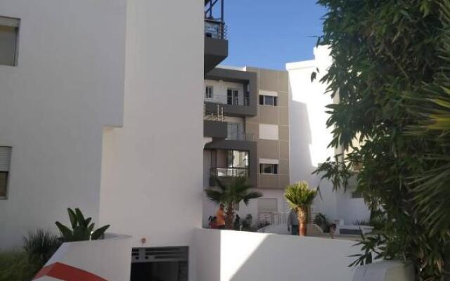 Cosy apartment with a pool near the beach