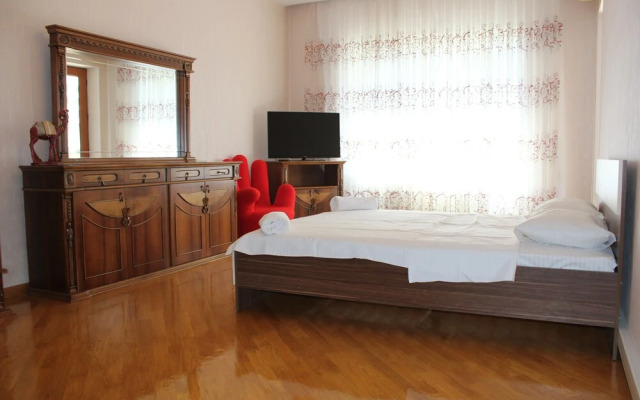 Apartment on Akademik Sh. Azizbayov 88a