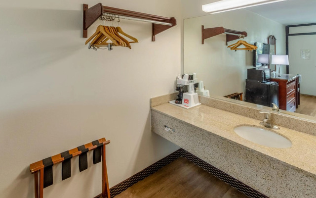 Econo Lodge Goose Creek