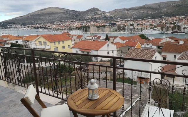 Tomi - With Beautiful View - A1