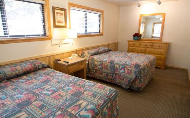 Thunderbird Lodge