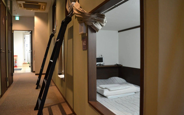 1 Night 1980 Hostel Tokyo