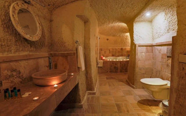 Sinasos Palace Cave Hotel