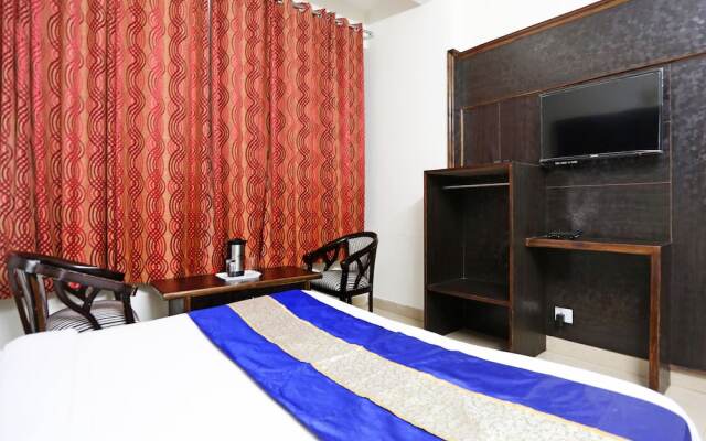 OYO 4451 Hotel Super Mall Residency