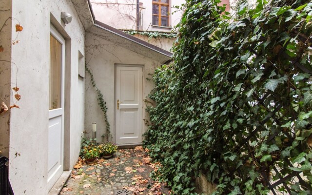 Grand Luxury Apartment Attic Hroznova