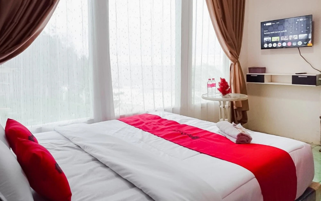RedDoorz @ Homestay OTW Manna – Guest Rooms – Manna