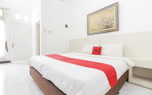 La Mega Hotel Cirebon by Reddoorz