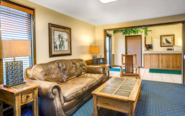 Super 8 West Aberdeen