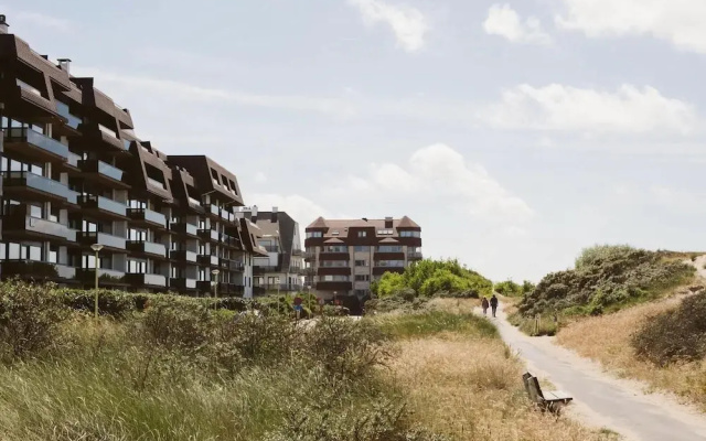 Apartment With Balcony and sea Views