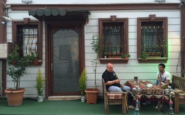 Peteks Hotel