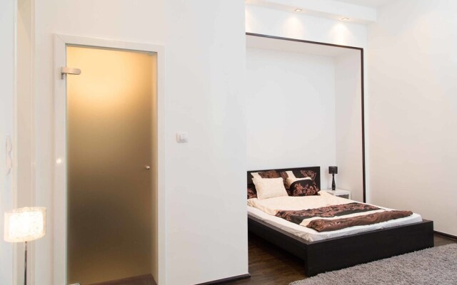 Two Bedroom Suites Near The Parliament