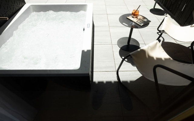 Amrai Suites