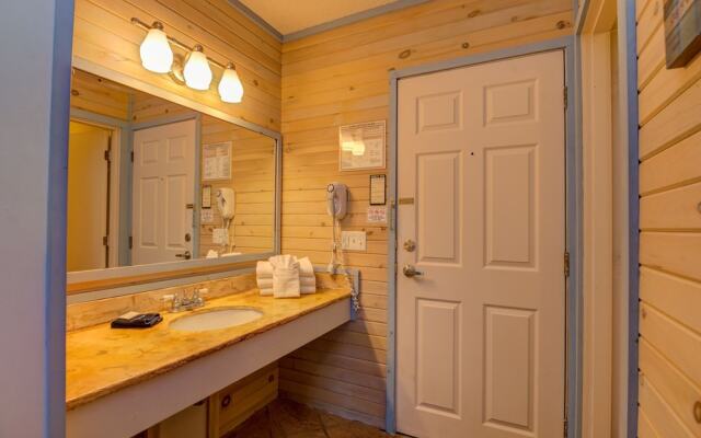 Maine Woods Inn at Vacationland Inns