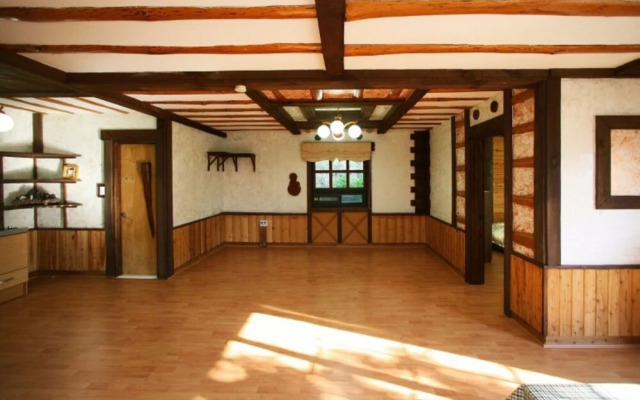 Jeongseon Haetbinnuri Pension