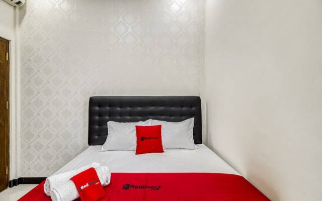 RedDoorz Syariah near Bandara Adisucipto Yogyakarta