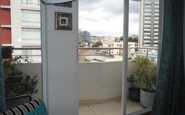 PLAZA FOCH Area - APARTMENTS with Balcony