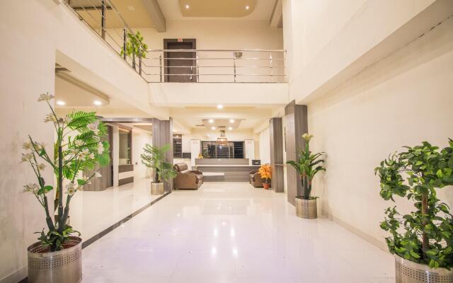 Hotel Yogiraj Palace