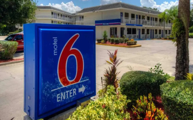 Motel 6 Bradenton, FL