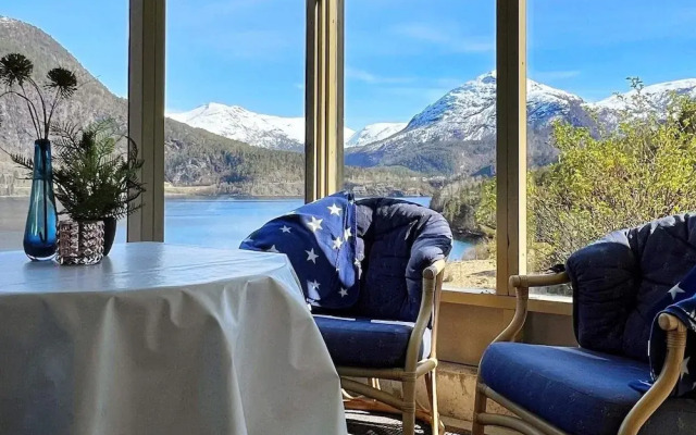 8 Person Holiday Home in Austefjorden