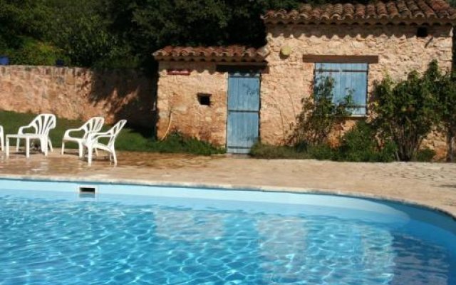 Les Messugues, Mas in Provence with shared pool, nature, calm, space