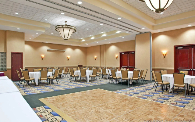 Delta Hotels by Marriott Detroit Novi