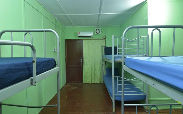 Spot On 90619 Mahseer Hostel