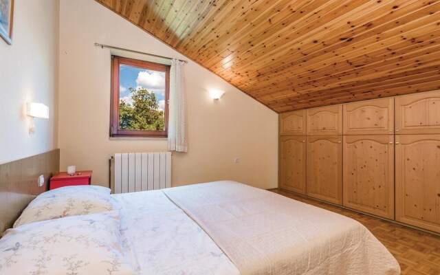 Stunning Home in Lovran With Wifi and 2 Bedrooms