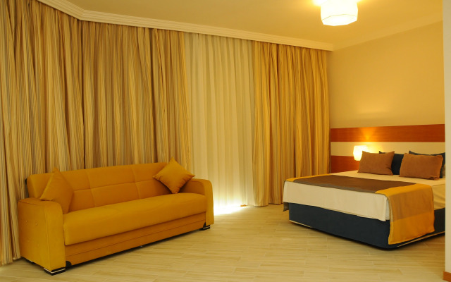 Side Legend Hotel