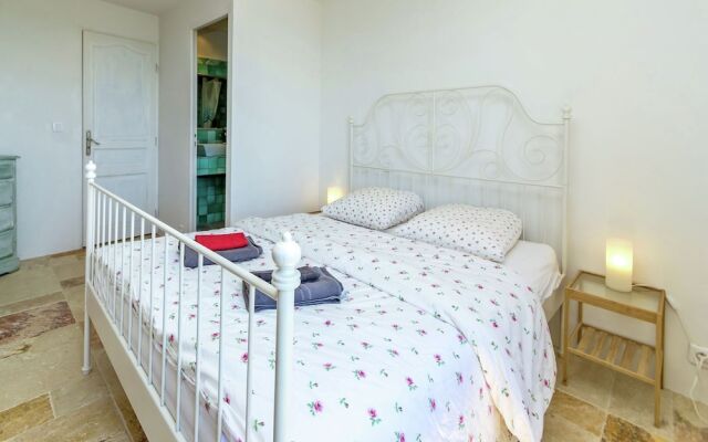 Quirky Villa in Contignac with a Private Pool