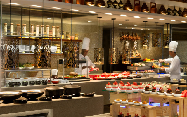 Sule Shangri-La, Yangon