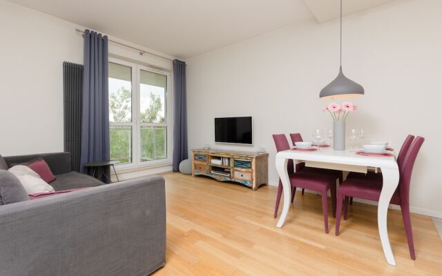 Apartment With Balcony Wolska by Renters