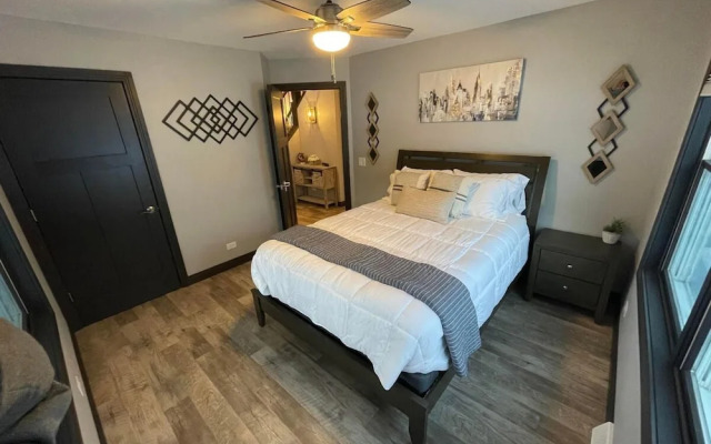 Freshly Updated Lake Michigan Home With Pool