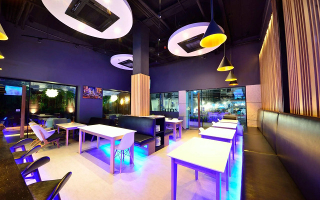 Bizotel Premier Hotel & Residence