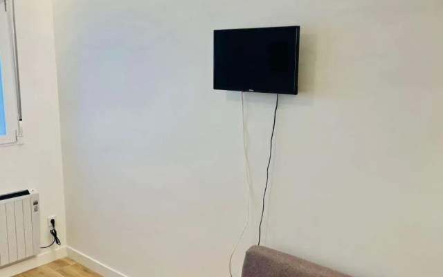 Bernabeu/ C.Universitaria Apartments
