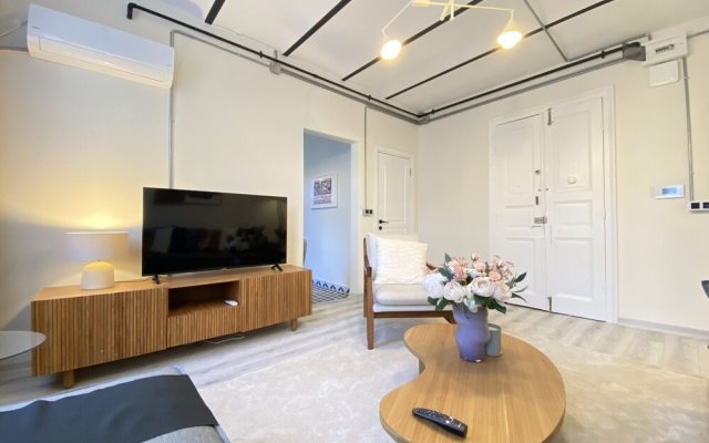 Chic Flat 5 min to Galata Tower in Istiklal Ave