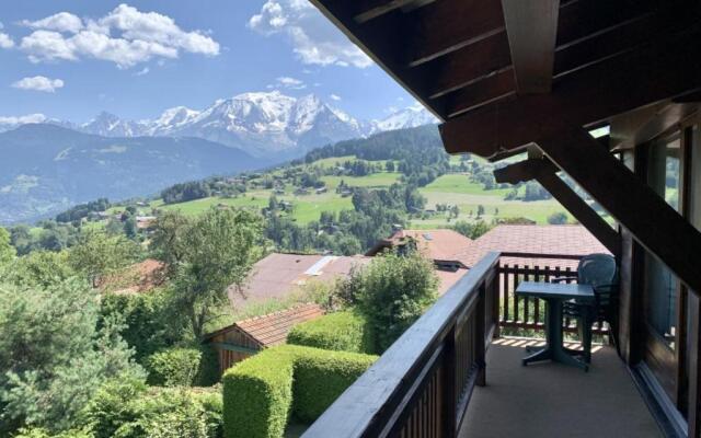 Beautiful apartment with BALCONY and GREAT view !