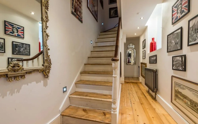 Sherlocks Hidden Home